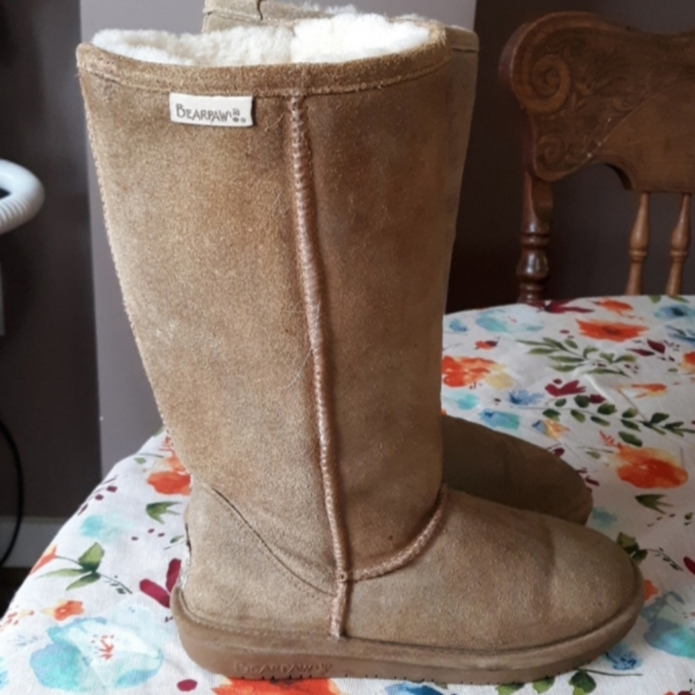 Girls Bearpaw boots - size 5